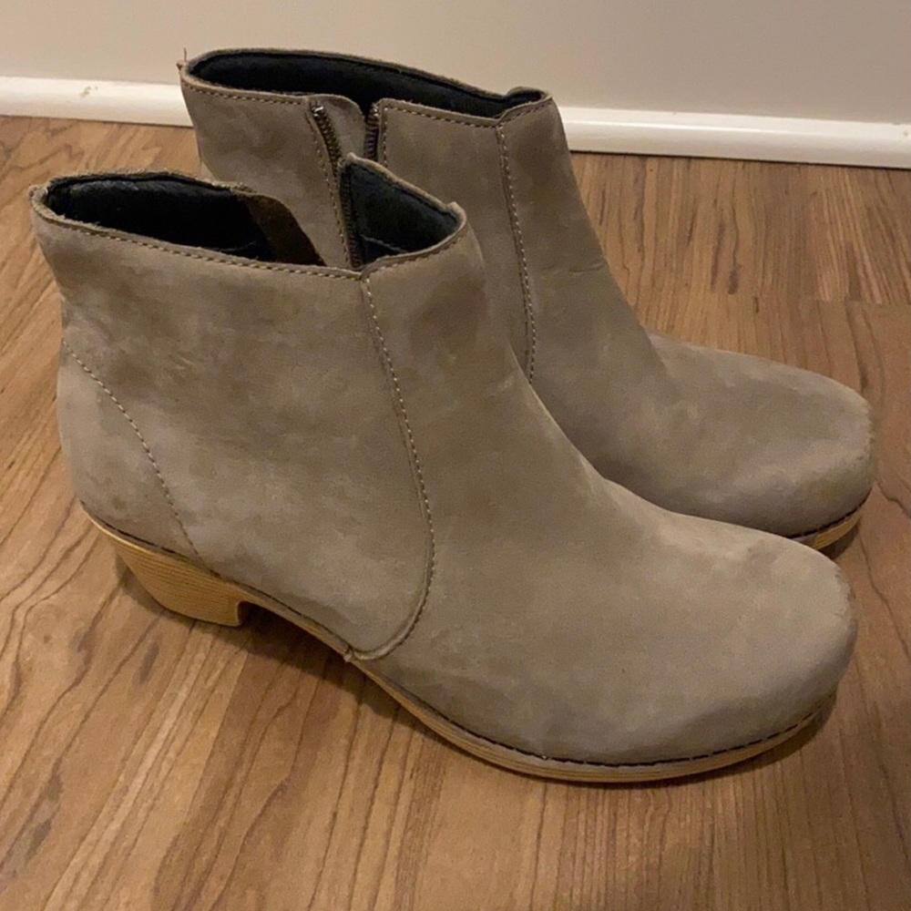 Dansko Maria Milled Nubuck Taupe Boots 38